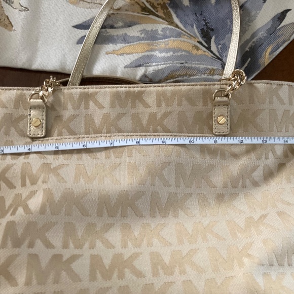 MICHAEL KORS CANVAS GOLD CHAIN LINK & LEATHER SIGNATURE JACQUARD BAG - Picture 6 of 6